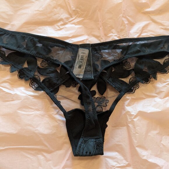 Victoria's Secret Black Lack Thongs Lot of 2 NWT - Picture 7 of 8